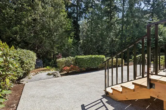 8570 Ansell Place, West Vancouver For Sale - image 37