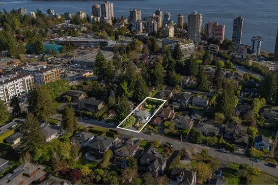 2226 Haywood Avenue, West Vancouver For Sale - image 2