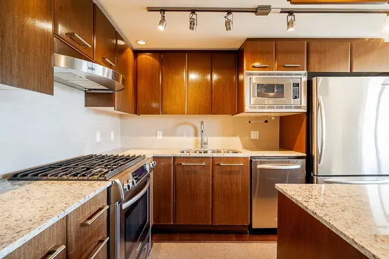 PH3 683 West Victoria Park, North Vancouver For Sale - image 13