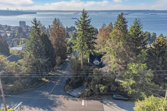 2602 Ottawa Avenue, West Vancouver For Sale - image 38