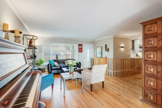 843 Whitchurch Street, North Vancouver For Sale - image 3