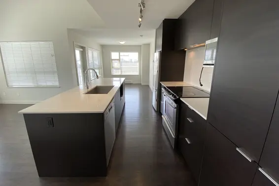 509 1679 Lloyd Avenue, North Vancouver For Sale - image 2