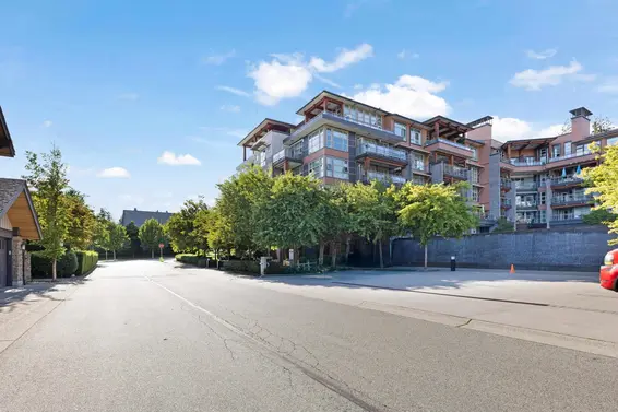 305 3062 Aldercrest Drive, North Vancouver For Sale - image 2