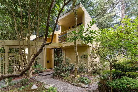 155 Highview Place, Lions Bay For Sale - image 2