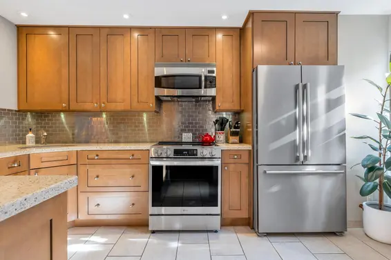 102 245 West 15th Street, North Vancouver For Sale - image 4