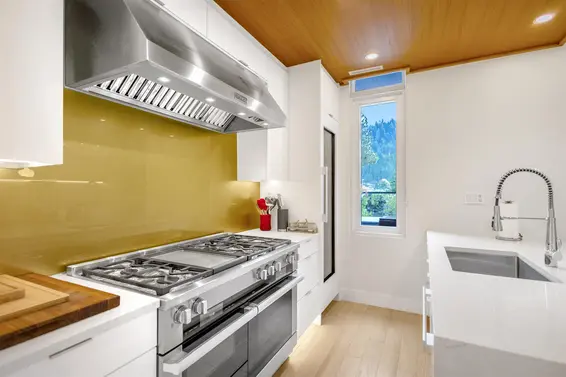 301 6691 Nelson Avenue, West Vancouver For Sale - image 10
