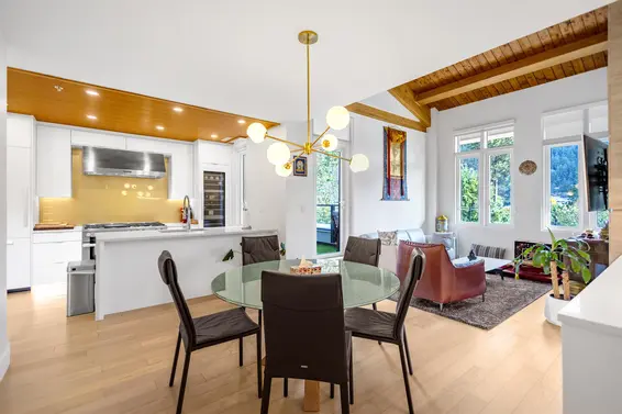 301 6691 Nelson Avenue, West Vancouver For Sale - image 4