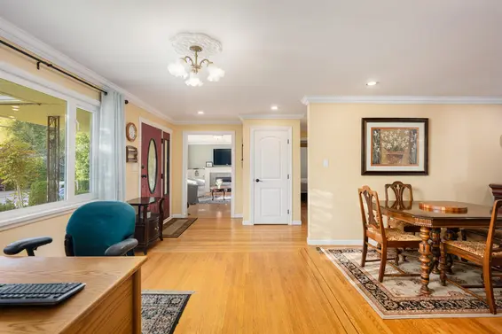 3658 Loraine Avenue, North Vancouver For Sale - image 11