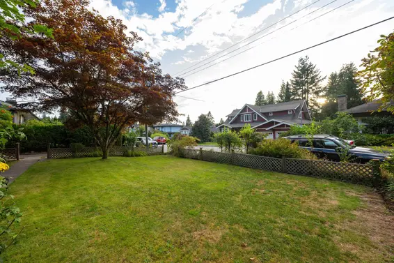 3658 Loraine Avenue, North Vancouver For Sale - image 4
