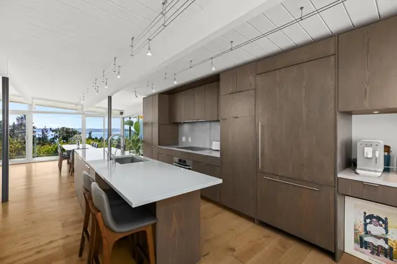4045 Bayridge Avenue, West Vancouver For Sale - image 15