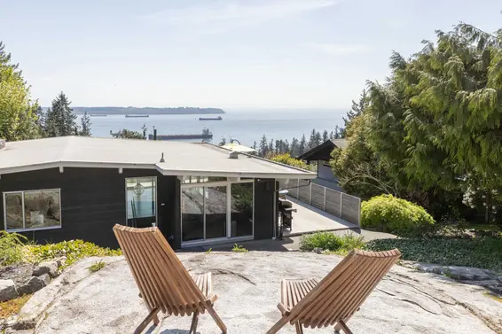 4045 Bayridge Avenue, West Vancouver For Sale - image 26