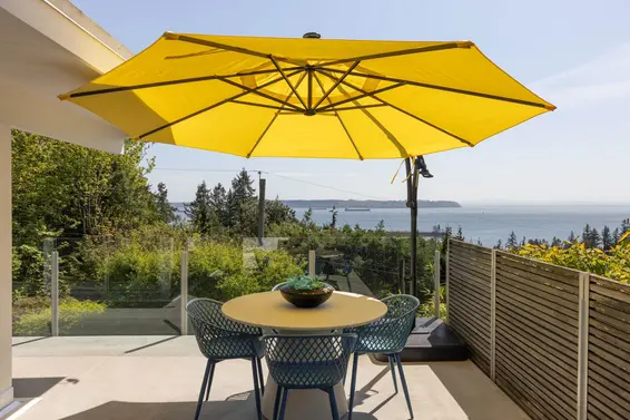 4045 Bayridge Avenue, West Vancouver For Sale - image 28