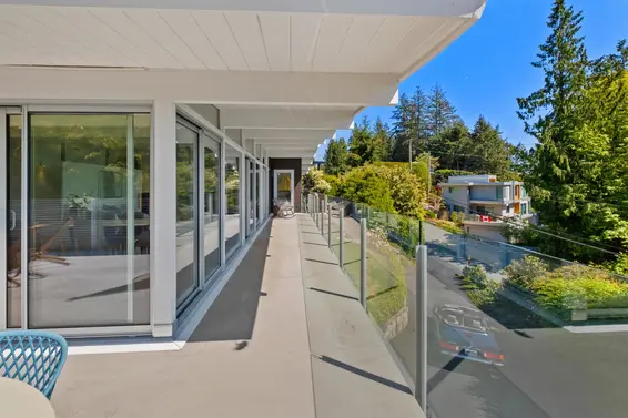 4045 Bayridge Avenue, West Vancouver For Sale - image 33