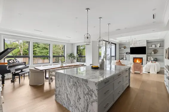 939 Forest Hills Drive, North Vancouver For Sale - image 14