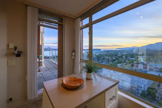 1505 160 West Keith Road, North Vancouver For Sale - image 7