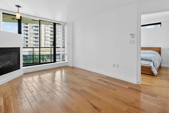 907 124 West 1st Street, North Vancouver For Sale - image 2