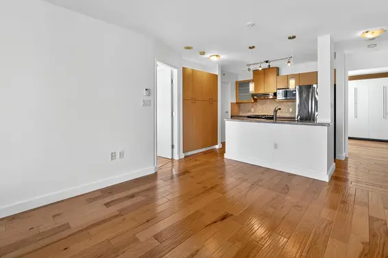 907 124 West 1st Street, North Vancouver For Sale - image 4