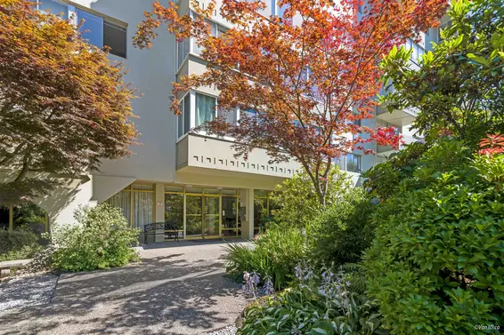 308 1425 Esquimalt Avenue, West Vancouver For Sale - image 3