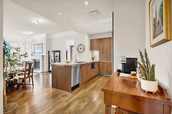 401 568 Waters Edge Crescent, West Vancouver For Sale - image 4