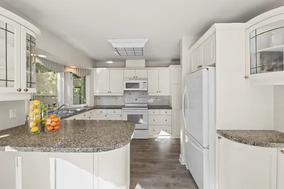 682 Seymour Boulevard, North Vancouver For Sale - image 11