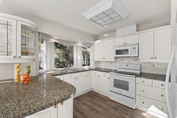 682 Seymour Boulevard, North Vancouver For Sale - image 12
