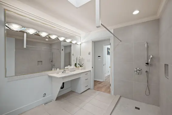 682 Seymour Boulevard, North Vancouver For Sale - image 17