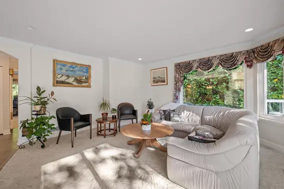 682 Seymour Boulevard, North Vancouver For Sale - image 4