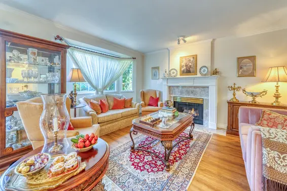 6 815 Tobruck Avenue, North Vancouver For Sale - image 3