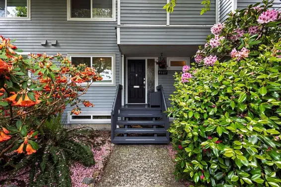 4607 Hoskins Road, North Vancouver