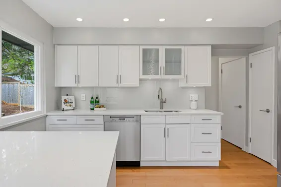 2223 Greylynn Crescent, North Vancouver For Sale - image 10