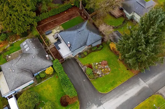 2223 Greylynn Crescent, North Vancouver For Sale - image 2