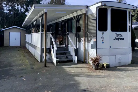 247 Tomahawk Avenue, West Vancouver