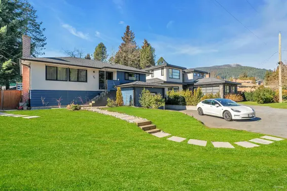 2795 Crestlynn Drive, North Vancouver