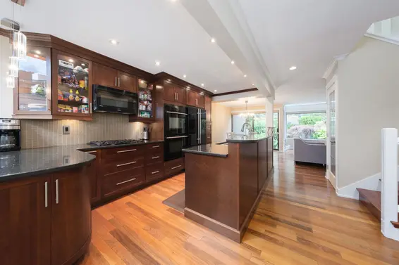1151 Montroyal Boulevard, North Vancouver