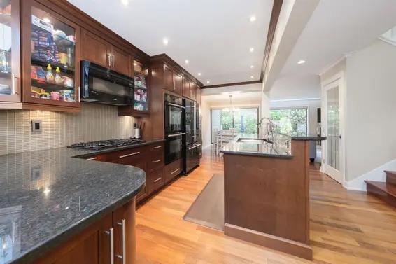 1151 Montroyal Boulevard, North Vancouver For Sale - image 3