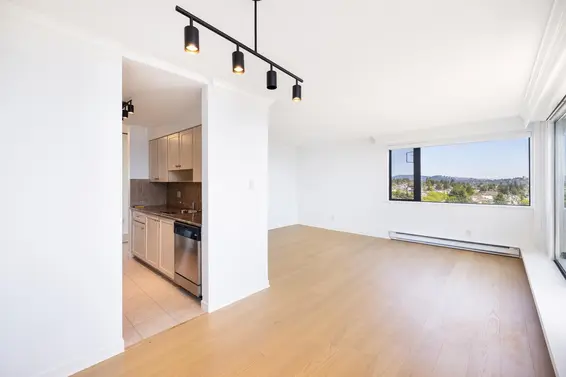 1202 444 Lonsdale Avenue, North Vancouver For Sale - image 3