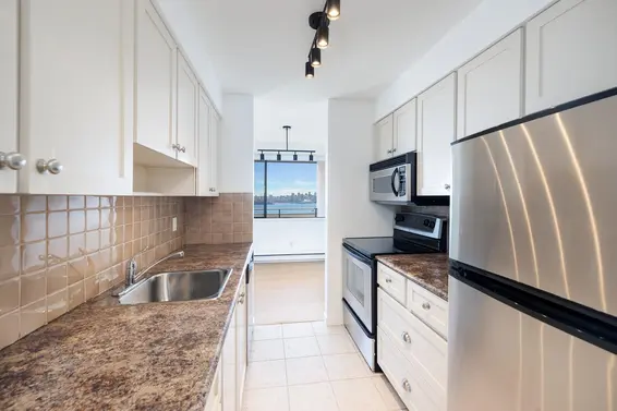 1202 444 Lonsdale Avenue, North Vancouver For Sale - image 9
