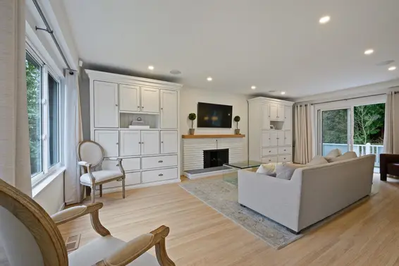 1071 Marigold Place, North Vancouver For Sale - image 2