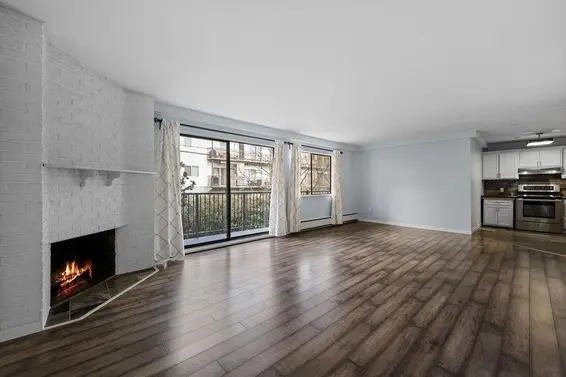 210 236 West 2nd Street, North Vancouver