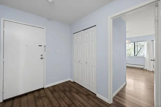 210 236 West 2nd Street, North Vancouver For Sale - image 2