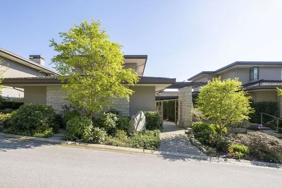 4987 Meadfeild Wynd, West Vancouver For Sale - image 2