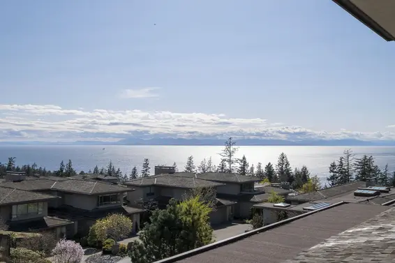 4987 Meadfeild Wynd, West Vancouver For Sale - image 35