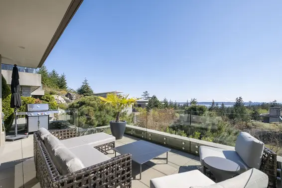 4987 Meadfeild Wynd, West Vancouver For Sale - image 36
