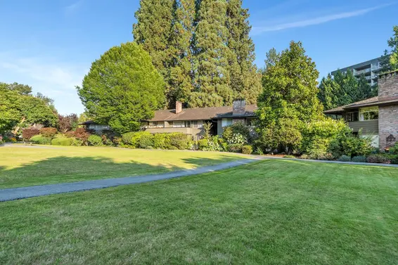 208 235 Keith Road, West Vancouver For Sale - image 2