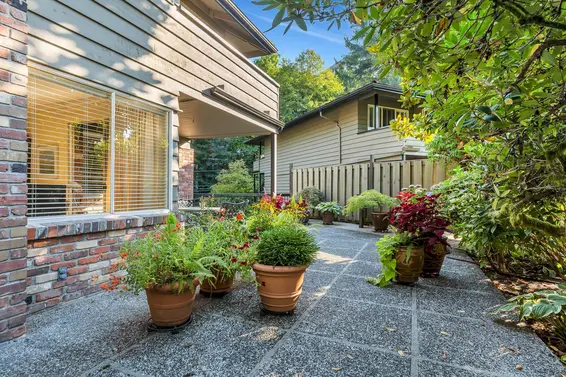 208 235 Keith Road, West Vancouver For Sale - image 25