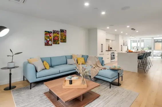 102 649 East 3rd Street, North Vancouver