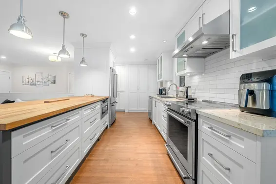 3990 Delbrook Avenue, North Vancouver For Sale - image 16