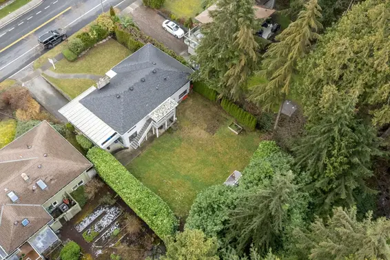 3990 Delbrook Avenue, North Vancouver For Sale - image 20