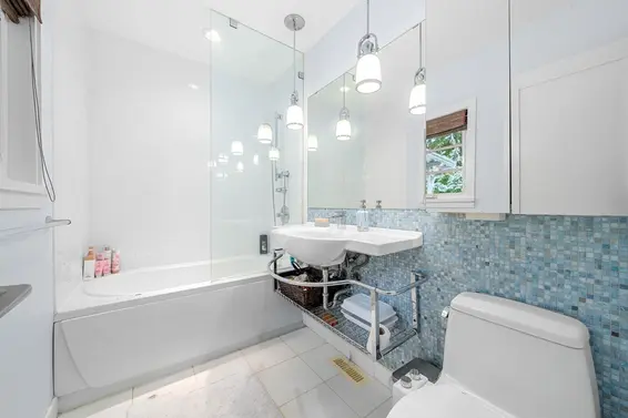 3990 Delbrook Avenue, North Vancouver For Sale - image 25