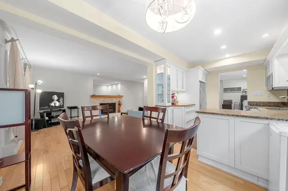 3990 Delbrook Avenue, North Vancouver For Sale - image 30